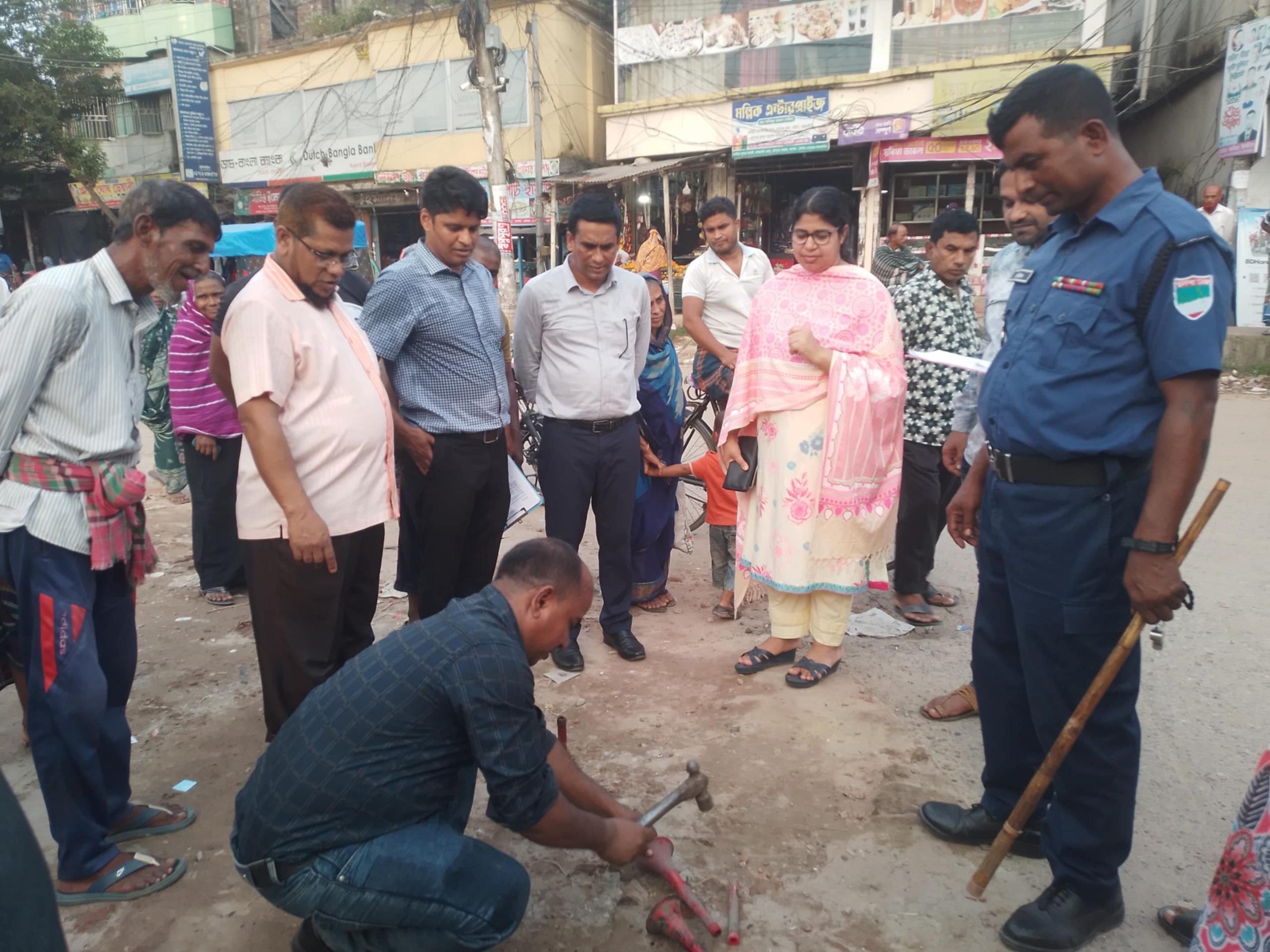 Environment department seizes 300 kg of polythene, 5 hydraulic horns in Chougachha drive