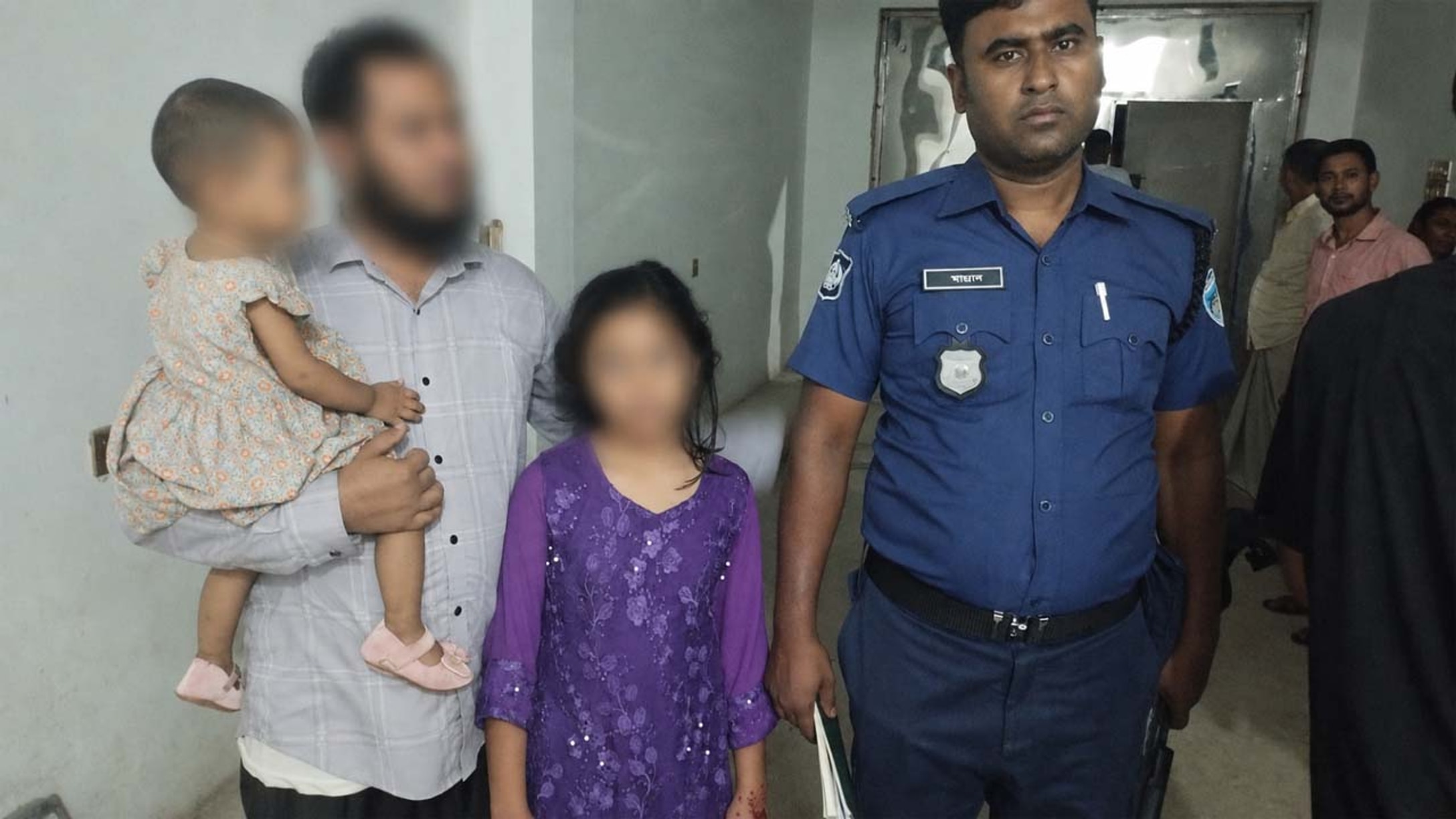 Mentally unstable mother held two children hostage, rescued after 999 call