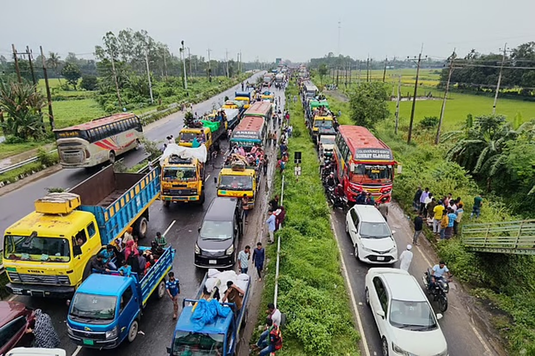 Eid travel rush stalls 25 km of traffic near Jamuna Bridge
