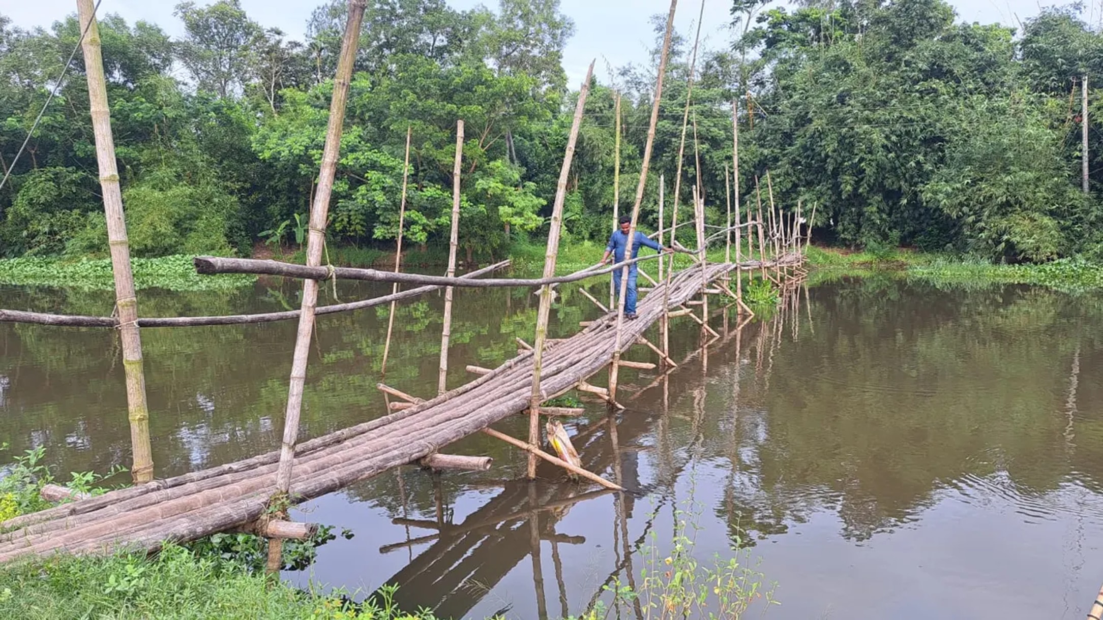 20,000 people in Lalmai have waited 19 years for a bridge across the Dakatia