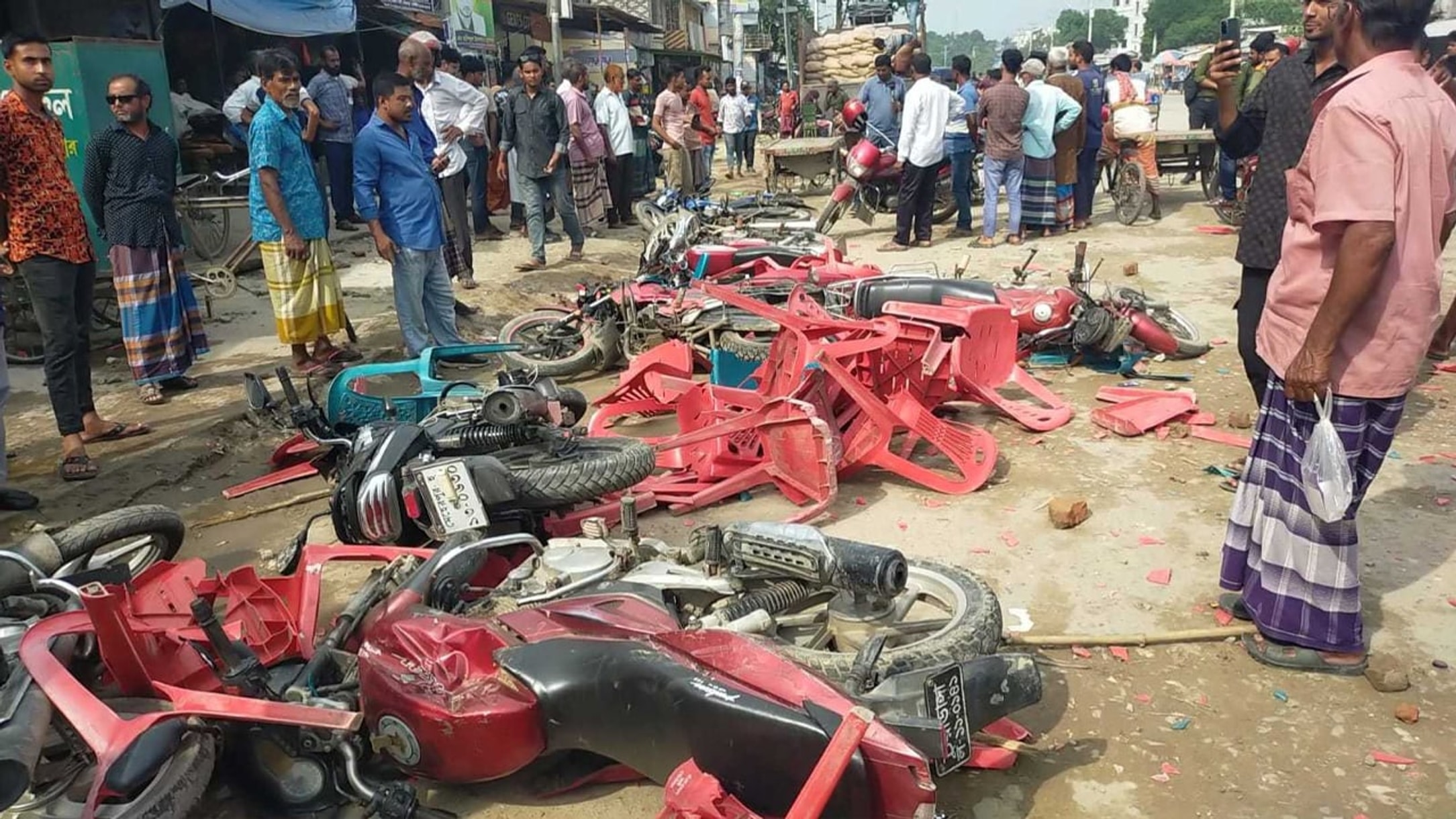Rival BNP factions clash in Meherpur over party nomination
