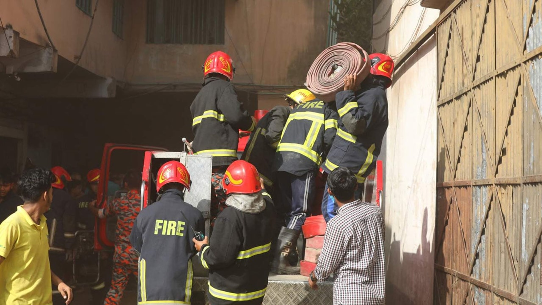 Chattogram blanket warehouse fire brought under control in 3 hours