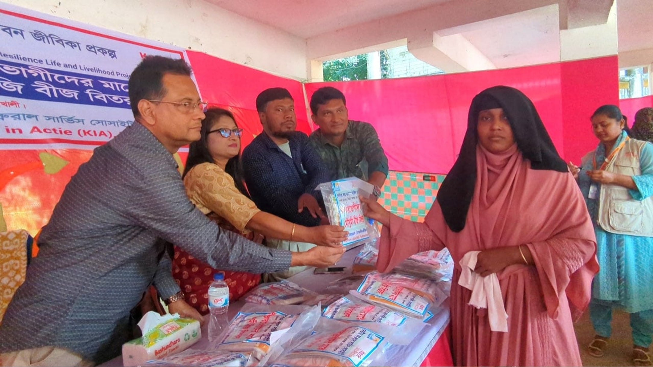 250 families in Kalapara receive winter vegetable seeds
