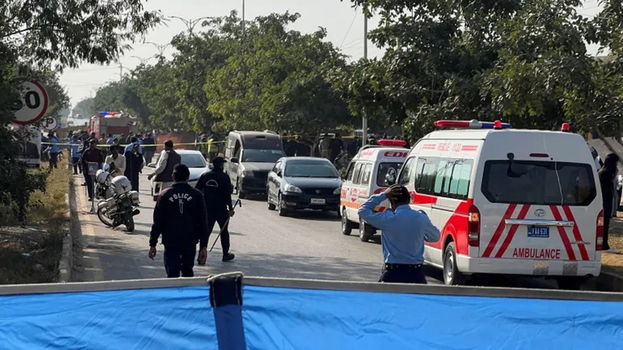 Blast outside Pakistan court kills 12