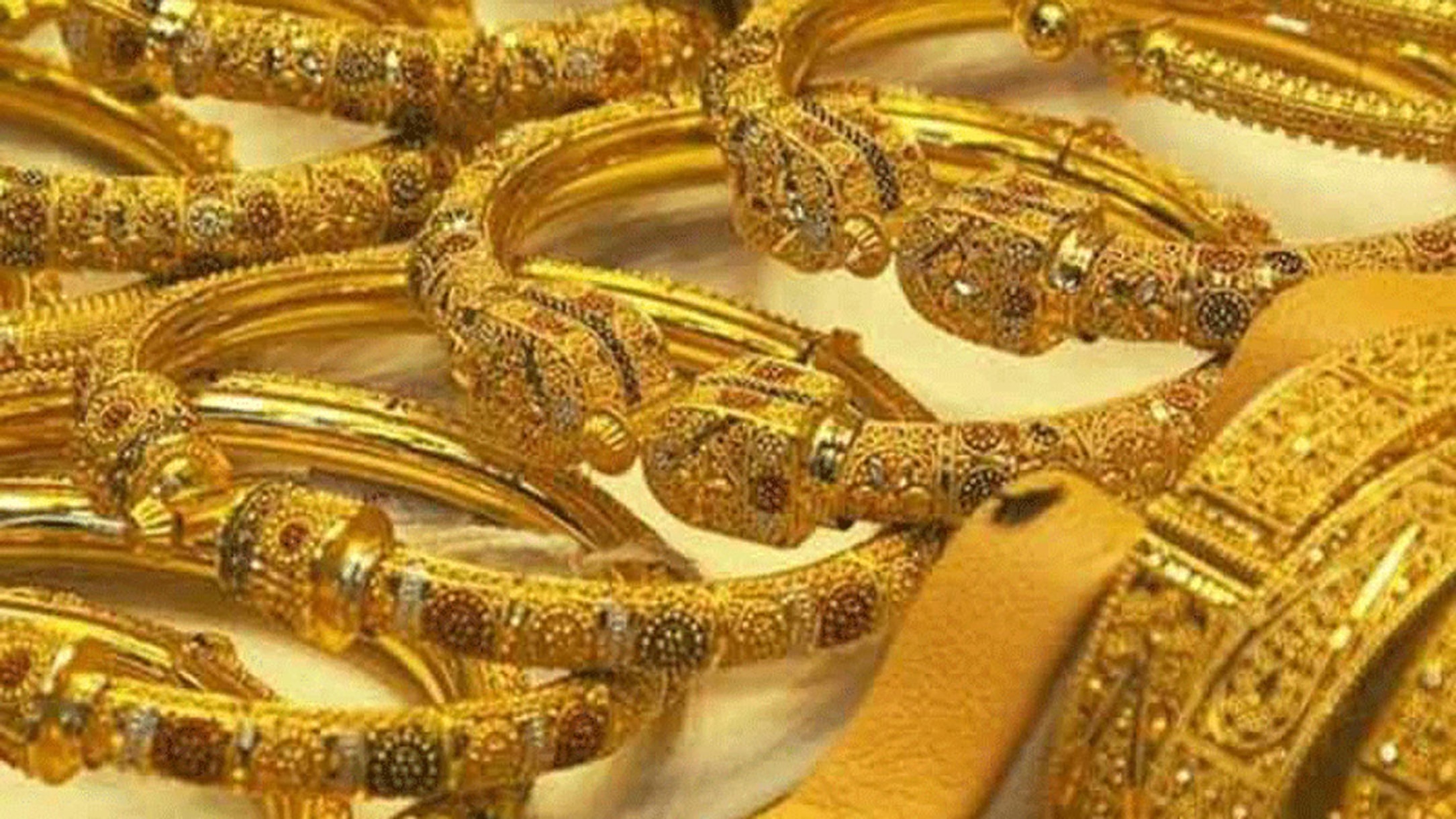 Gold price falls sharply, 22-carat down 10,474 taka per bhori