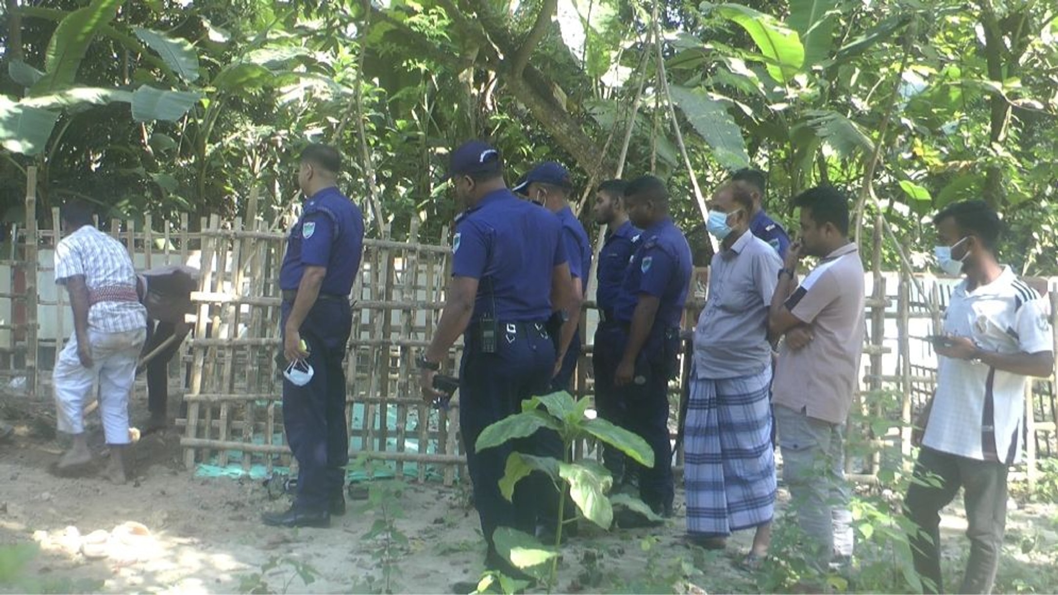 Police exhume four bodies in Chuadanga toxic liquor case