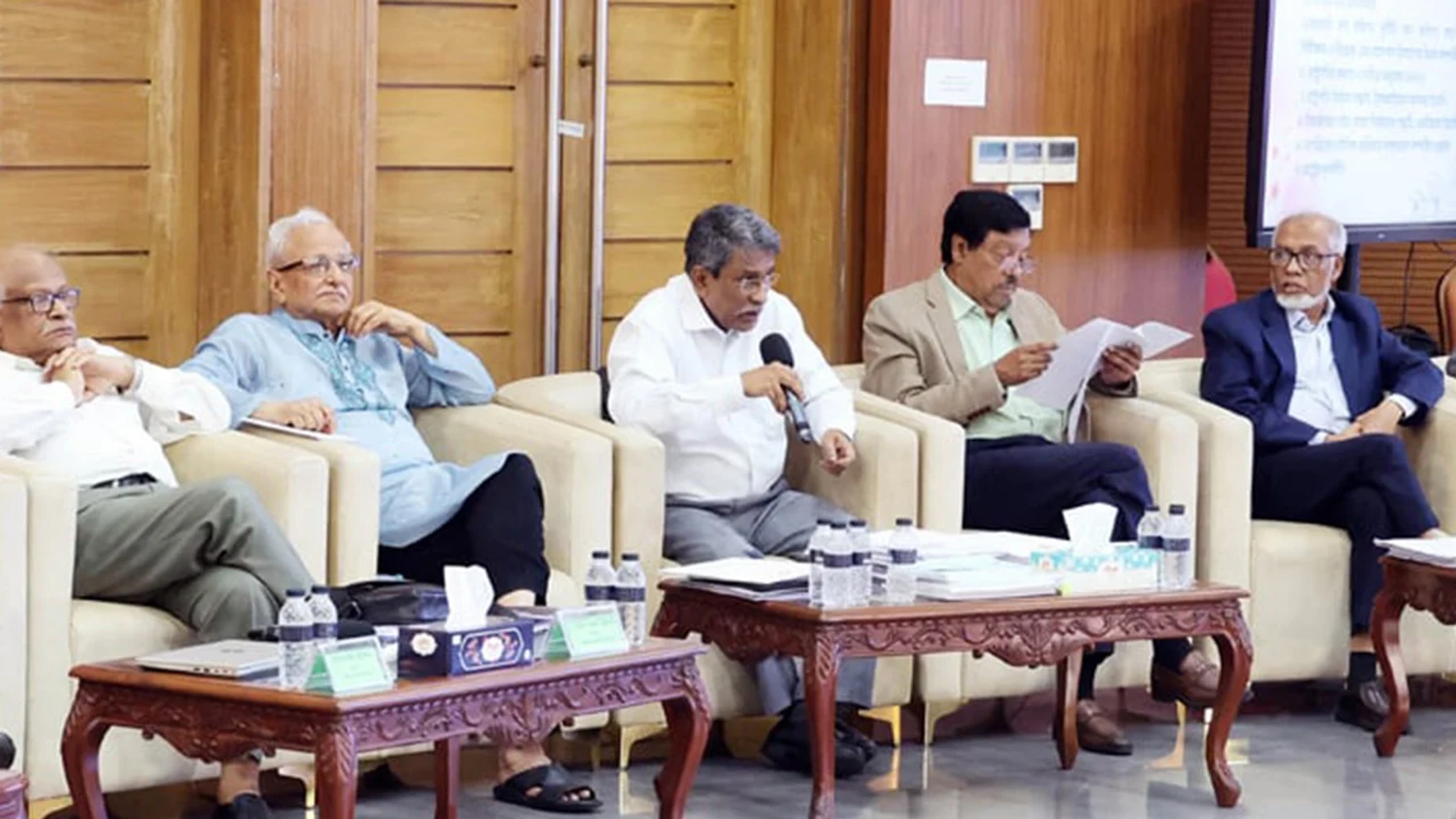 Consensus commission to set up 100-seat upper house with proportional representation