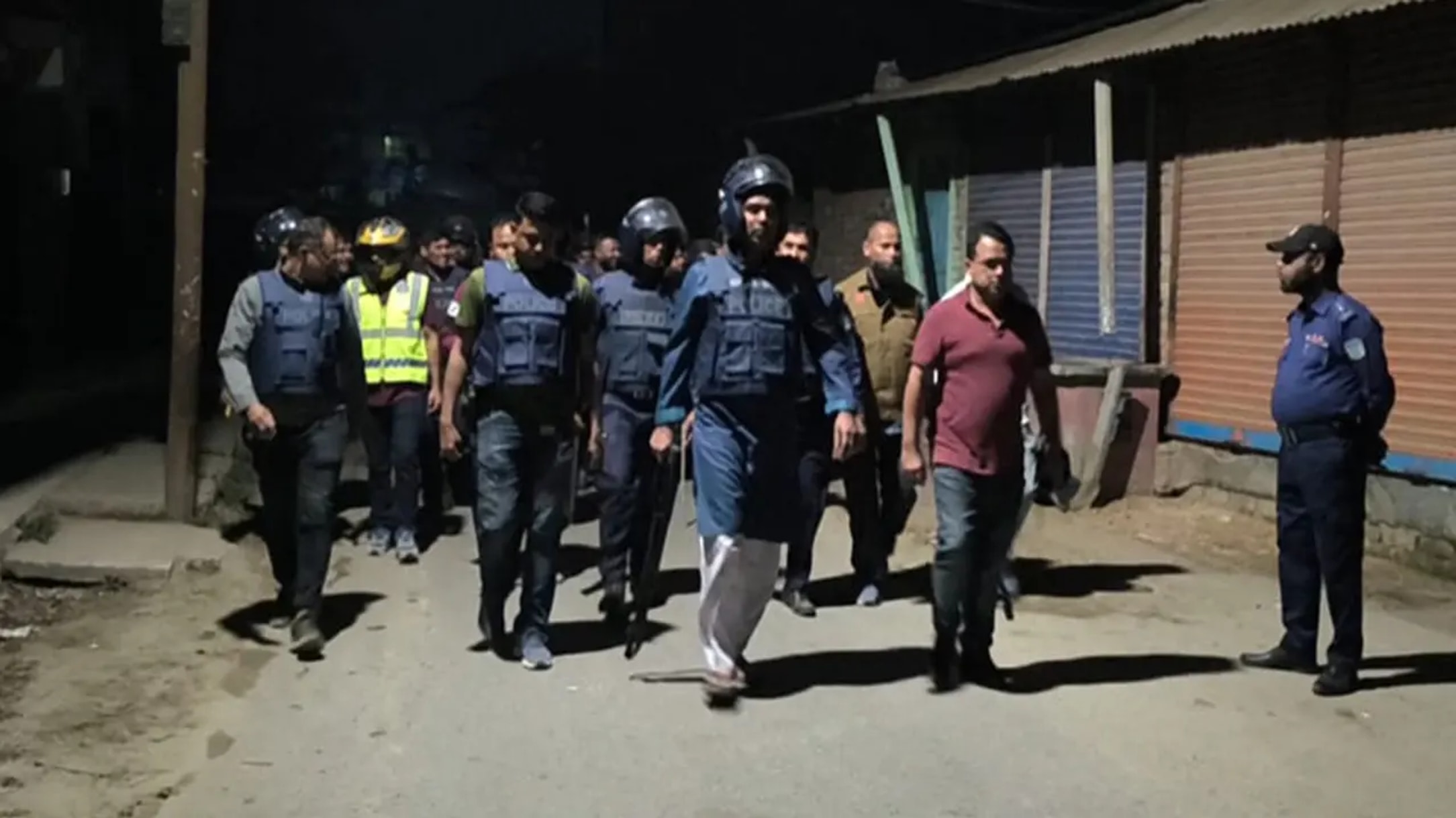 Mob clashes in Muktagacha leave 15 injured, including 5 police