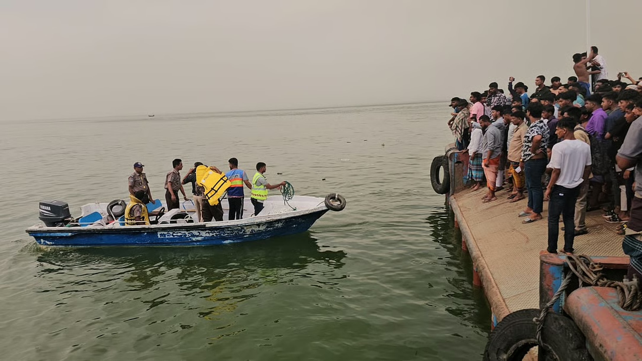 দৌলতদিয়া ঘাটে বাস দুর্ঘটনায় দুইজনের মরদেহ উদ্ধার; নিখোঁজ ৪৫