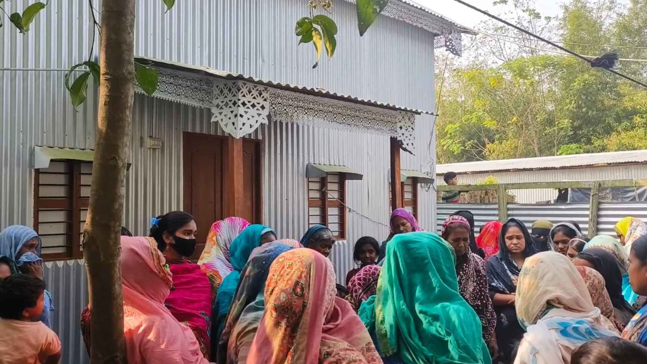 Mentally ill teenage girl found dead in Shibchar