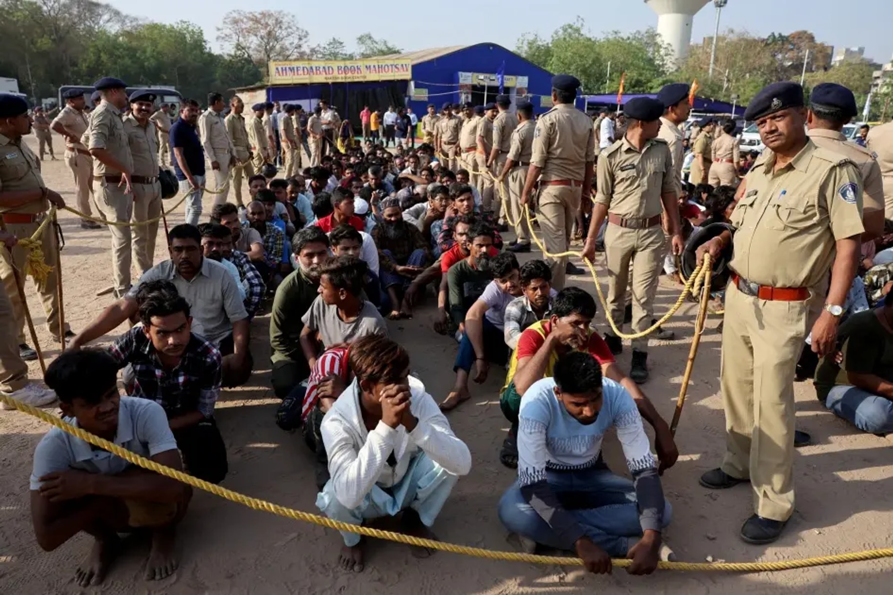 India pushing its own Muslims into Bangladesh, Human Rights Watch says