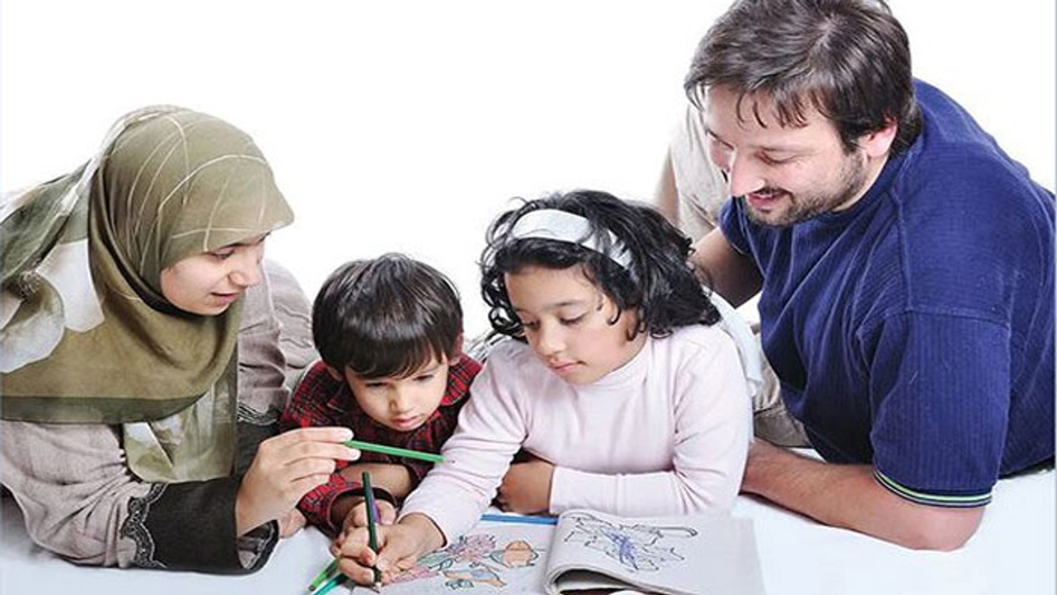 Adult behavior shapes children: three habits parents should avoid at home