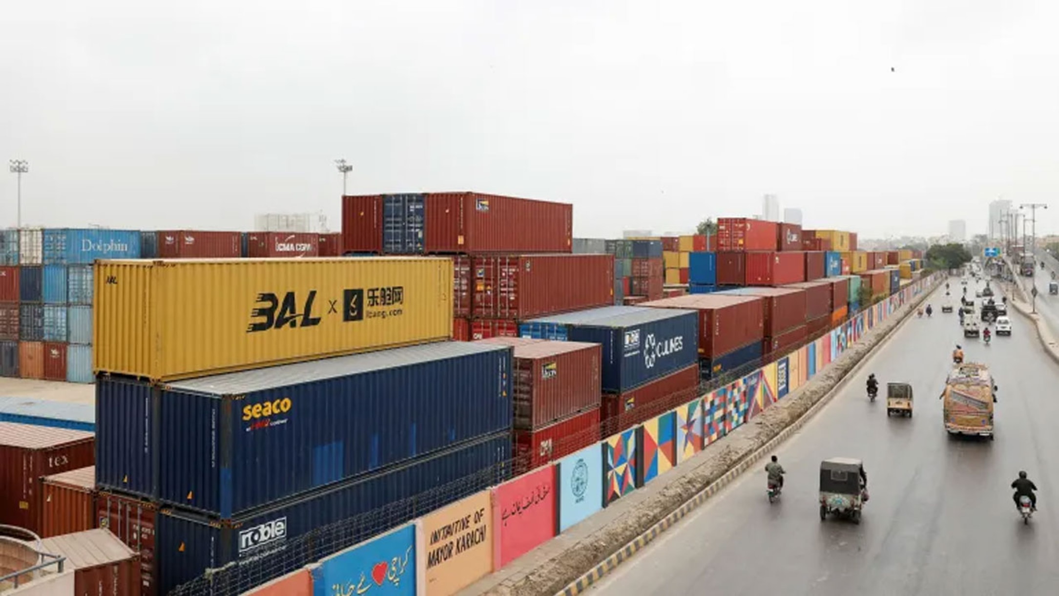 Pakistan opens land transit routes for Iran