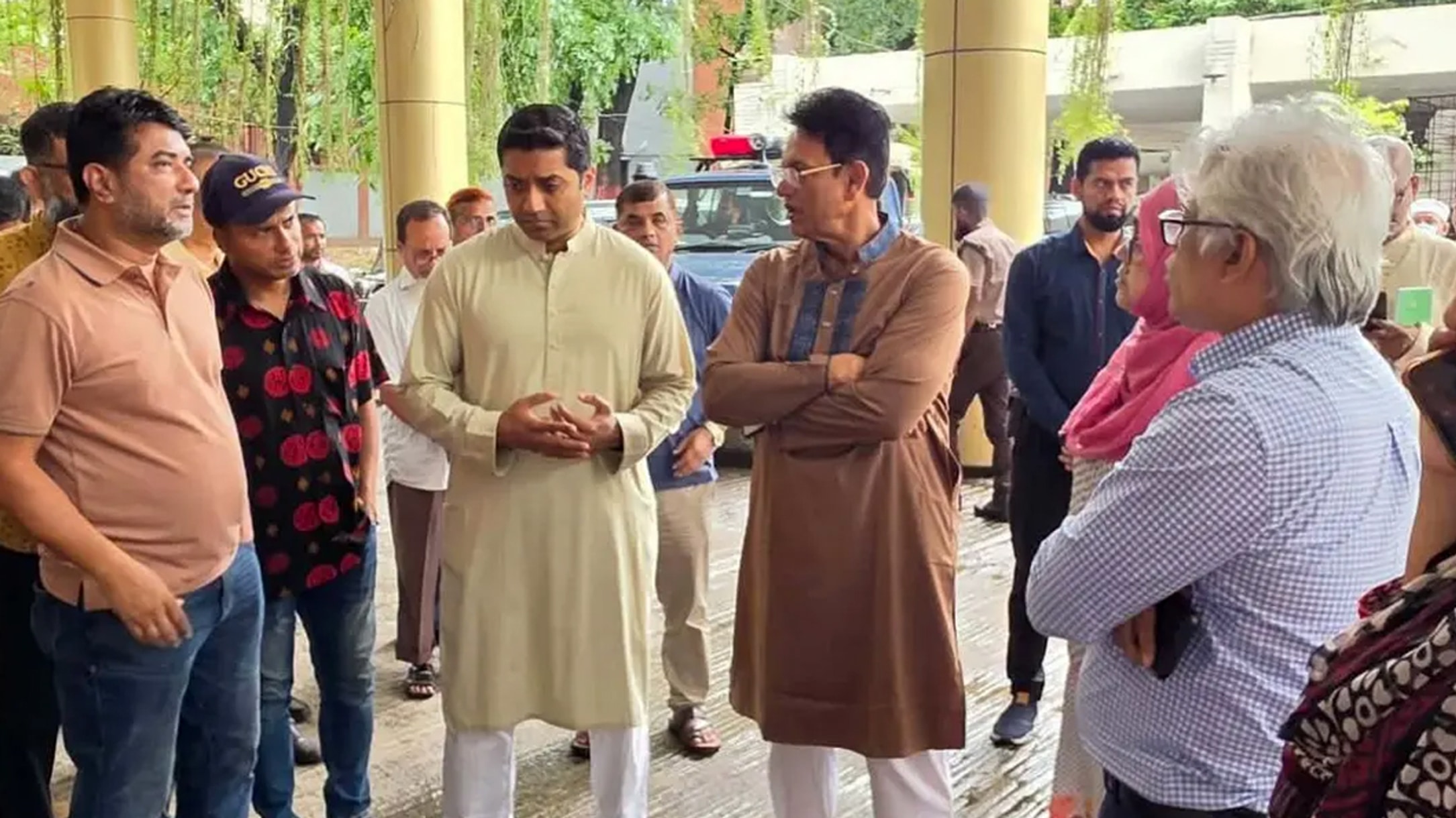 Education minister orders probe into fire at primary education directorate
