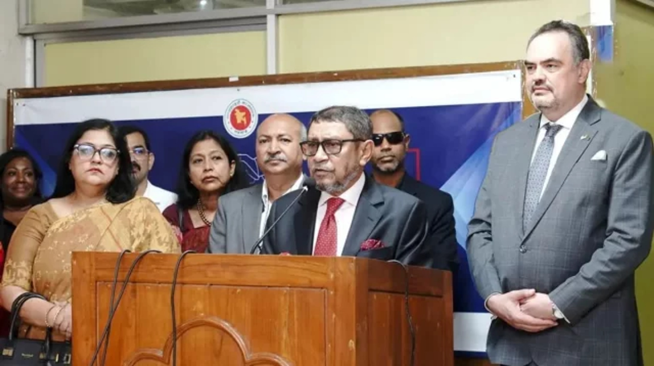 All children will be vaccinated against measles within a week, health minister says