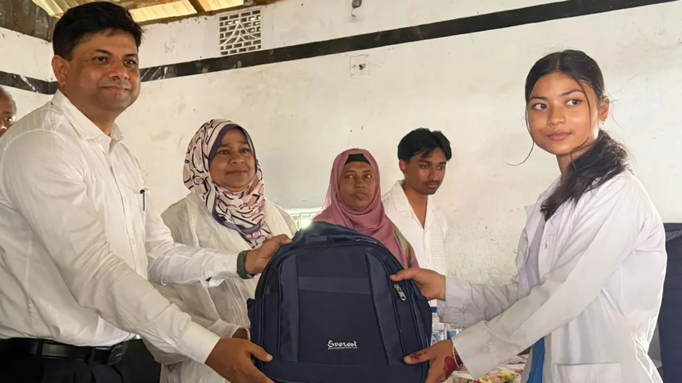 Foundation distributes school supplies to 500 students in Kaliganj