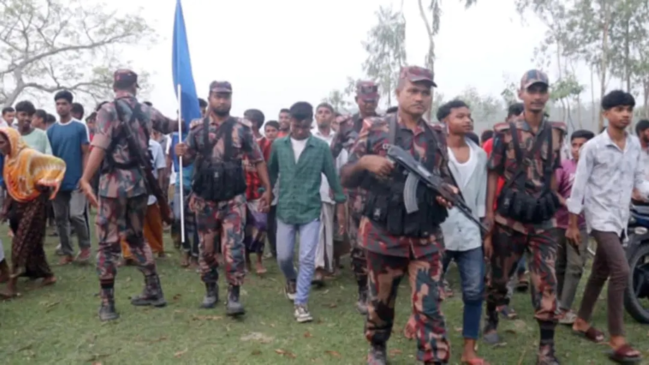 আটক দুই শিক্ষার্থীকে ৮ ঘণ্টা পর ফেরত দিলো ভারতীয় সীমান্তরক্ষী বাহিনী