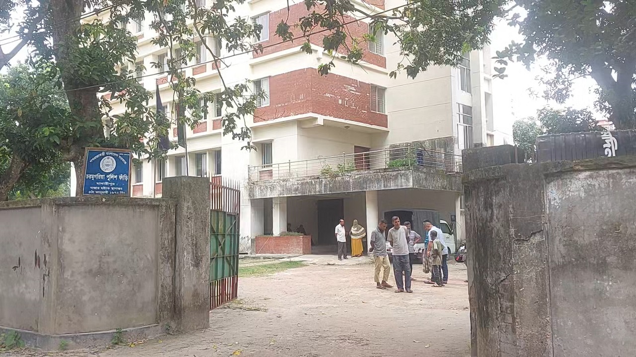 মাদারীপুরে কার্যক্রম নিষিদ্ধ আওয়ামী লীগের এক সভাপতিসহ গ্রেফতার ৮