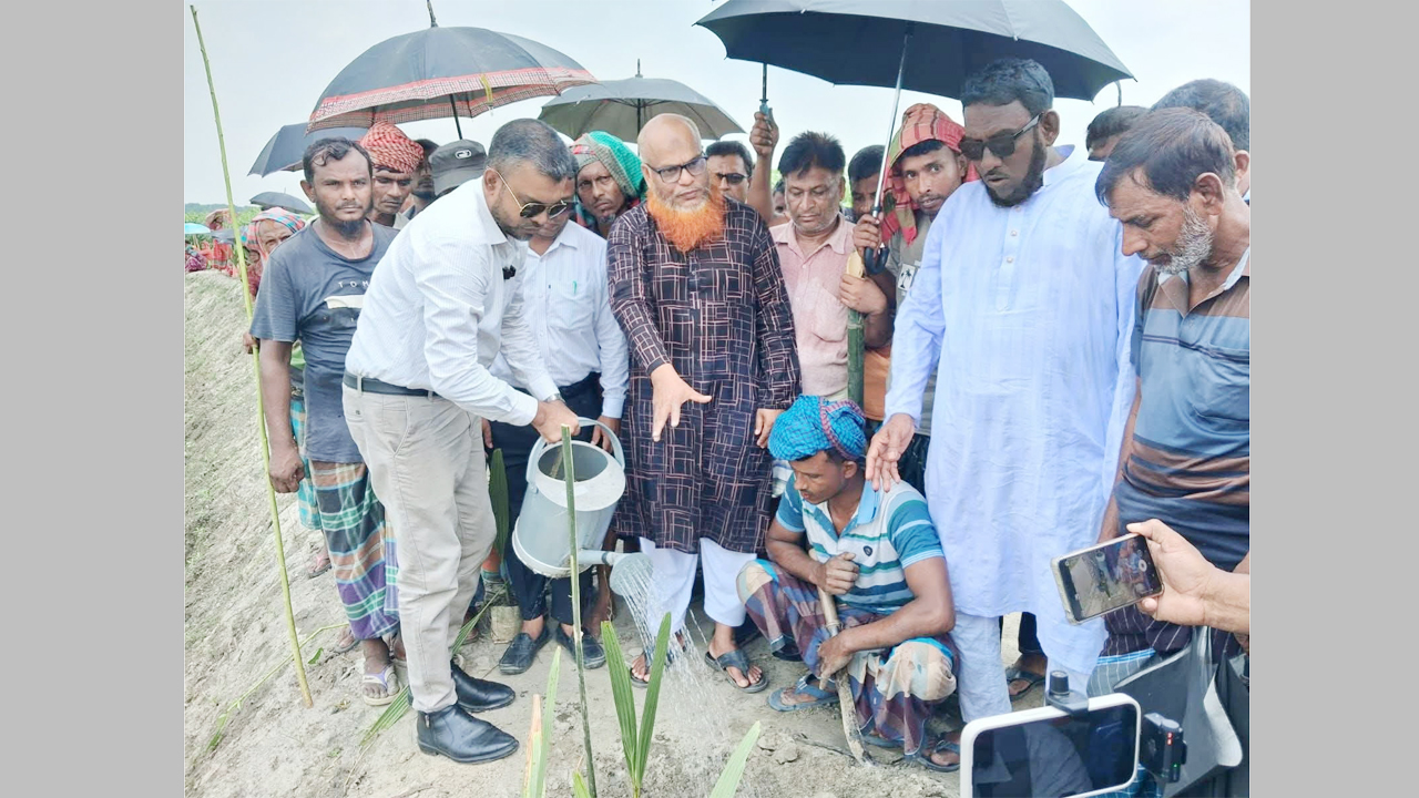 কালুখালীতে ৫ কিলোমিটার খাল পুনঃখনন ও বৃক্ষরোপণ কর্মসূচির উদ্বোধন