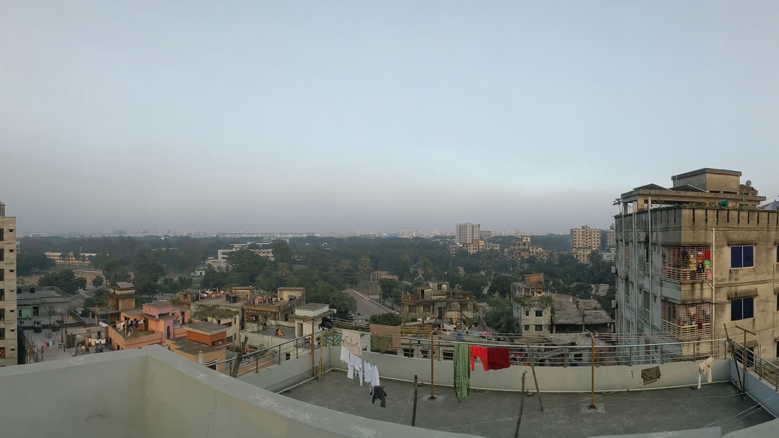 ঢাকার ঘনবসতিপূর্ণ ভবন — প্রতীকী ছবি