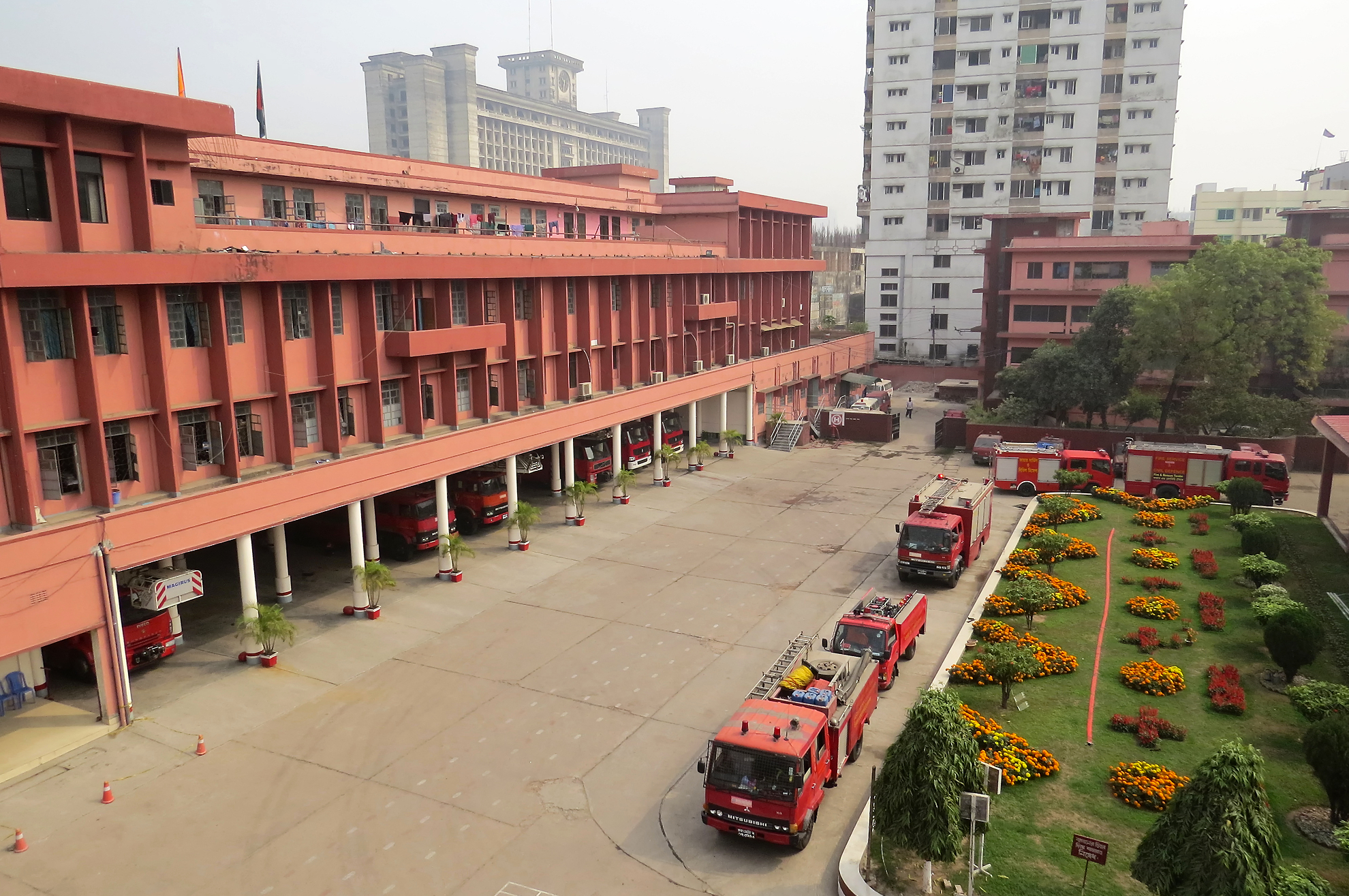 লালমোহনে ভাঙারি গুদামে আগুন ৭ লাখ টাকার ক্ষতি