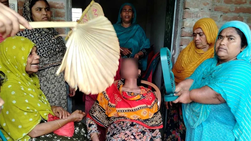 শিক্ষার্থীকে শাসনের জেরে তিন শিক্ষিকাকে মারধরের অভিযোগ অভিভাবকের বিরুদ্ধে