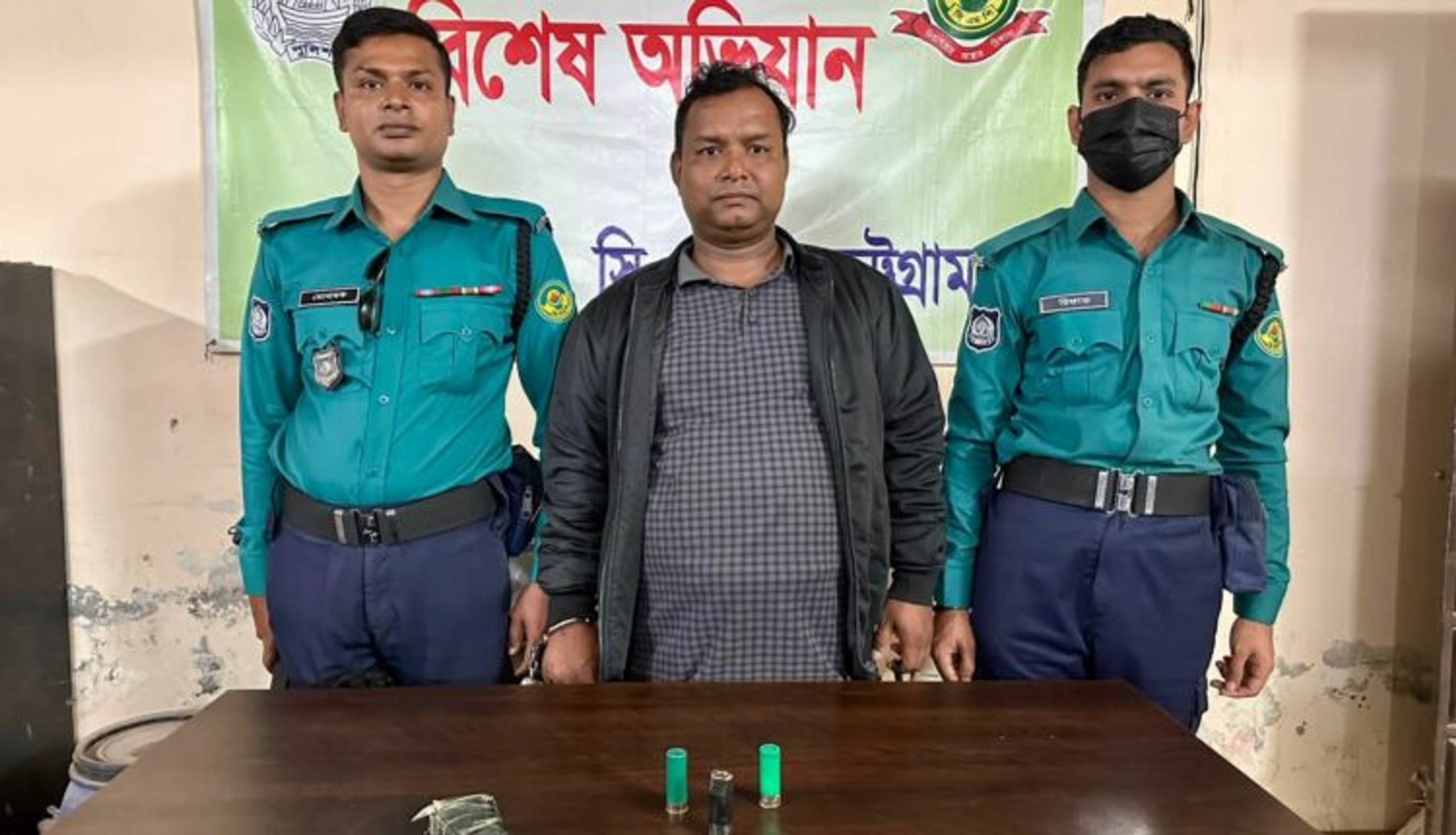 Police arrest man with illegal firearm in Karnaphuli