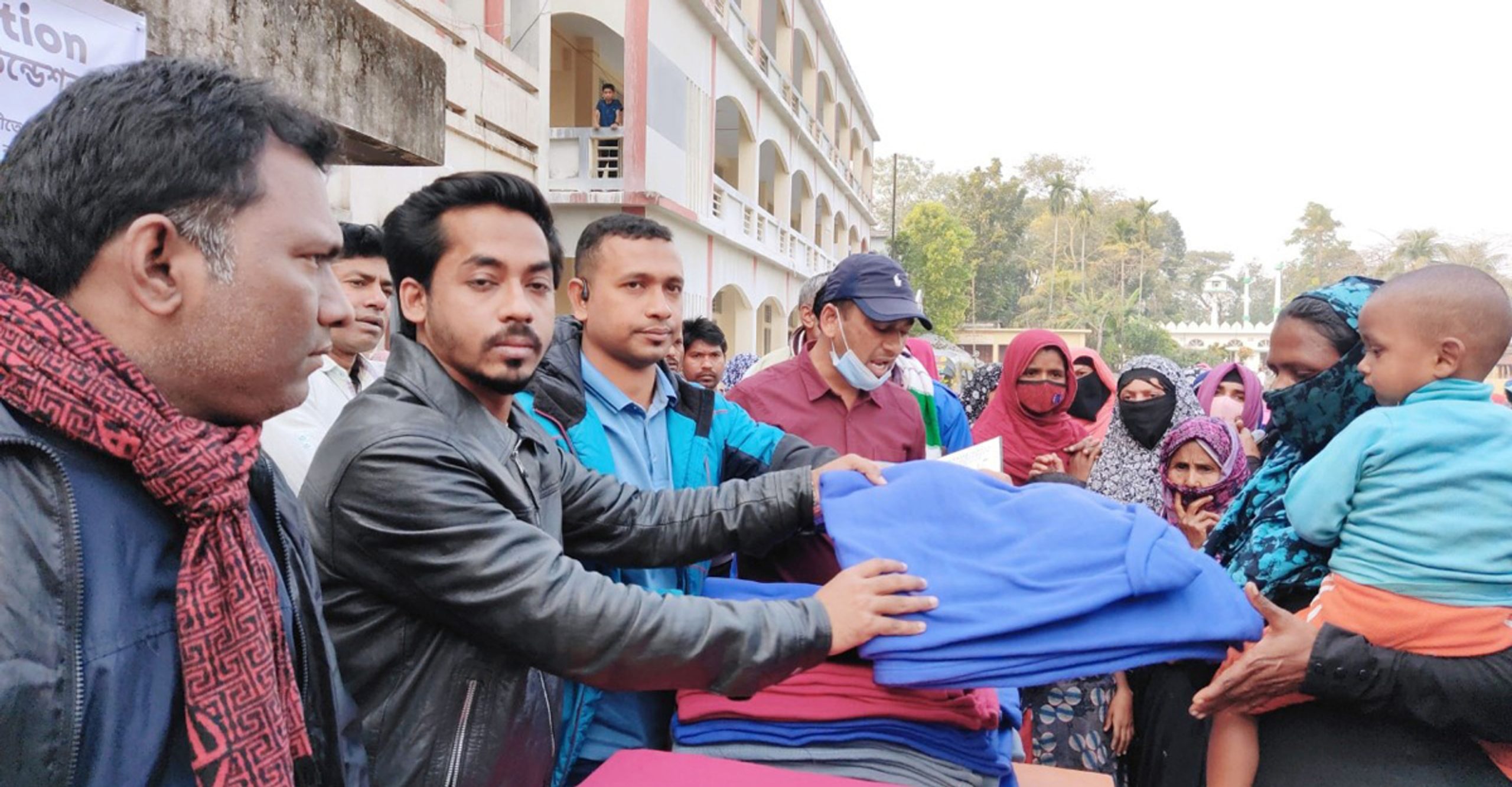 Foundation distributes blankets to 250 cold-stricken families in Noakhali