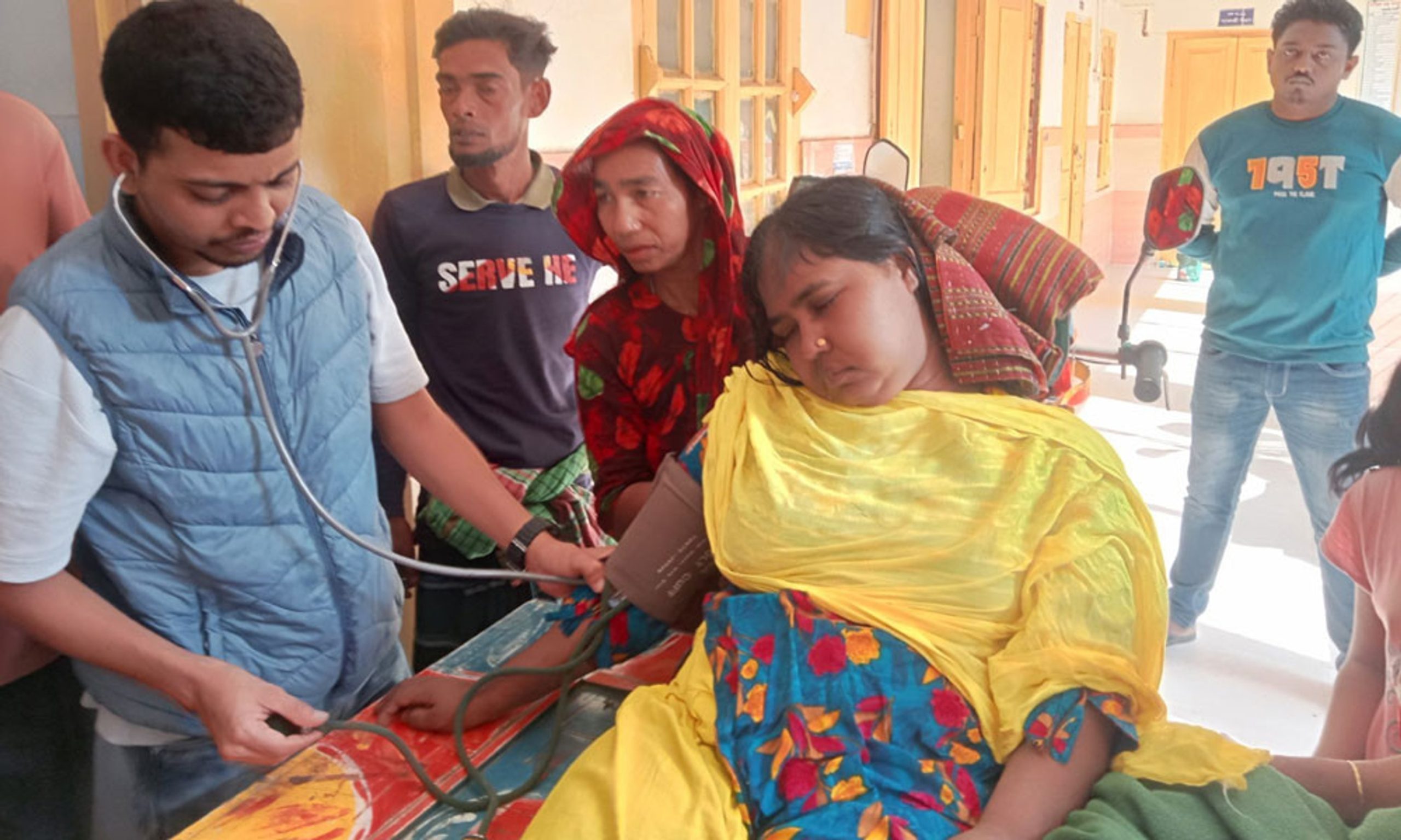 More than 100 garment workers fall ill from earthquake panic in Magura