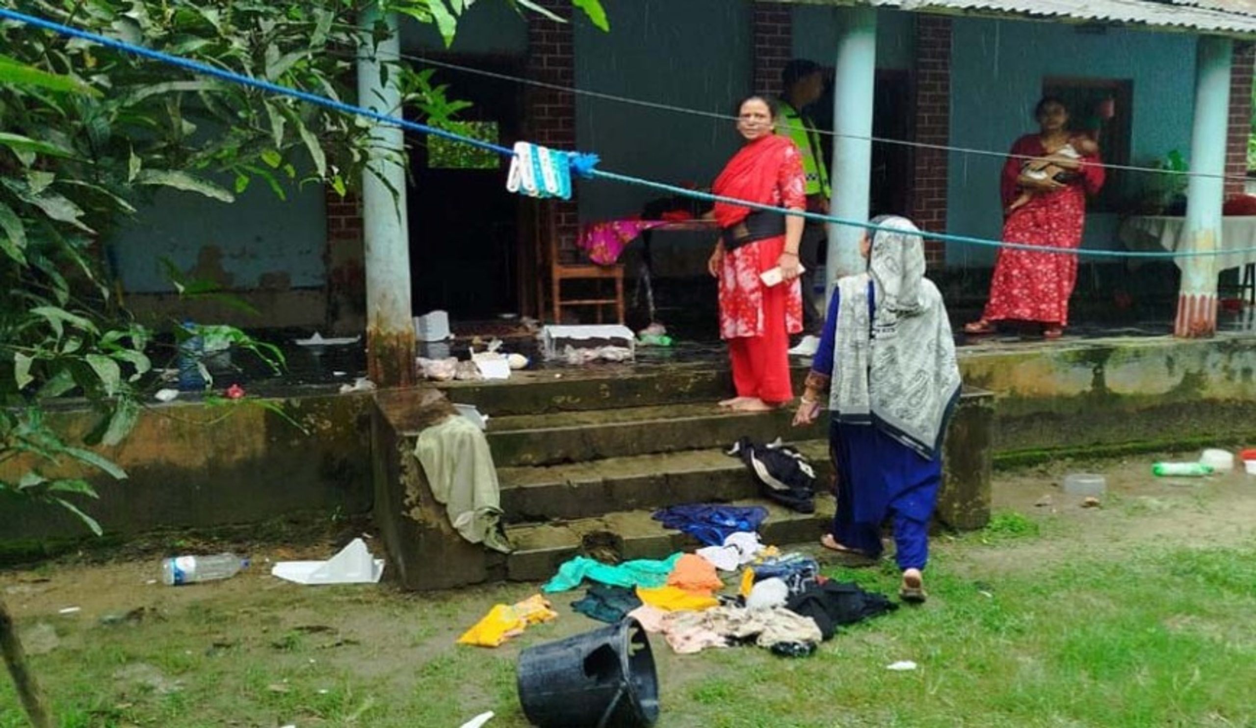 Six injured as rival groups clash in Magura's Sripur upazila