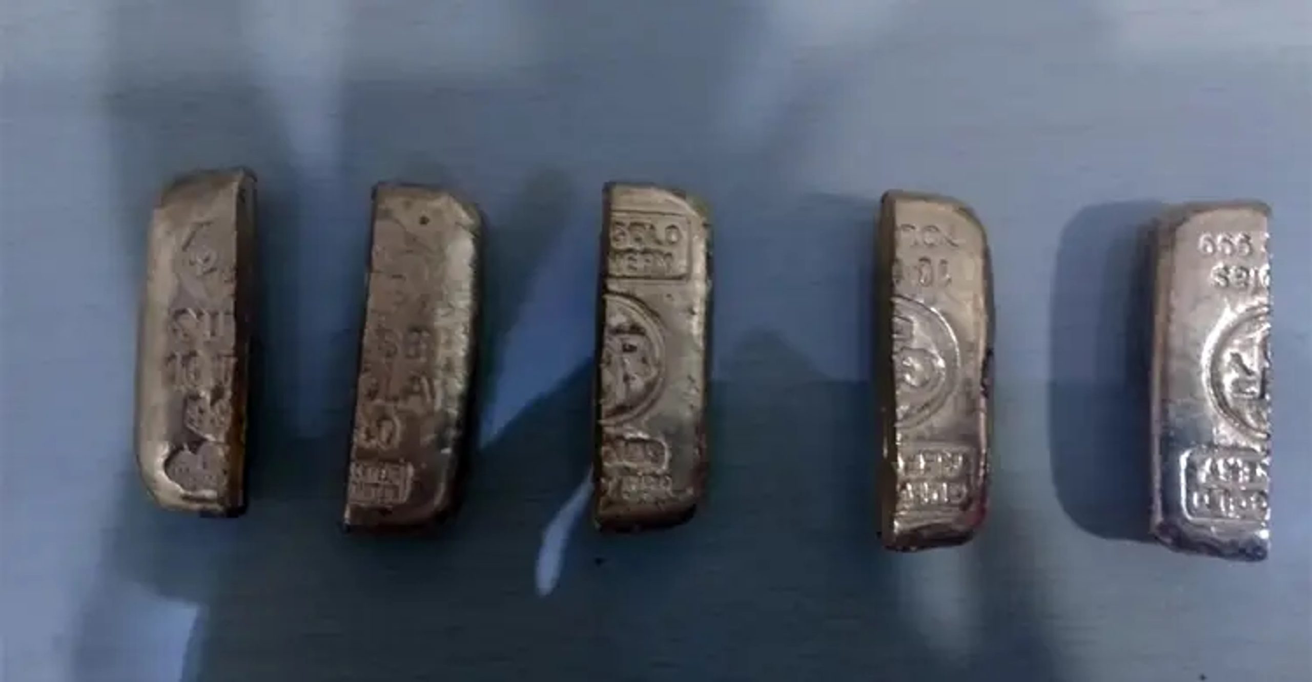 Police arrest man with $54,000 worth of gold bars in Rajshahi