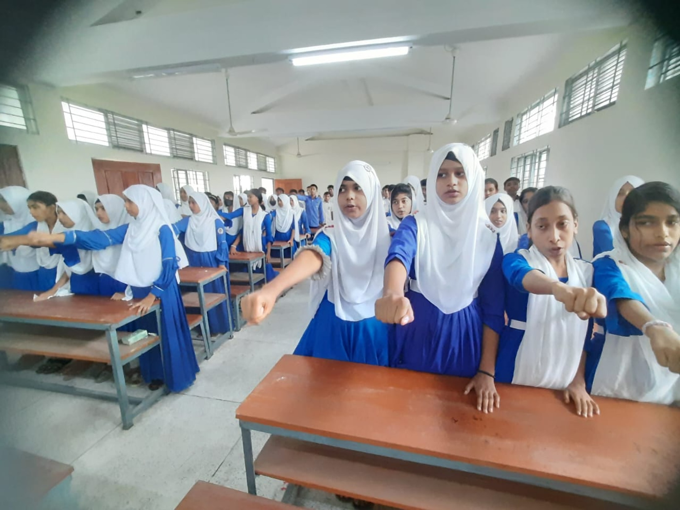 Lohagara students take anti-corruption pledge