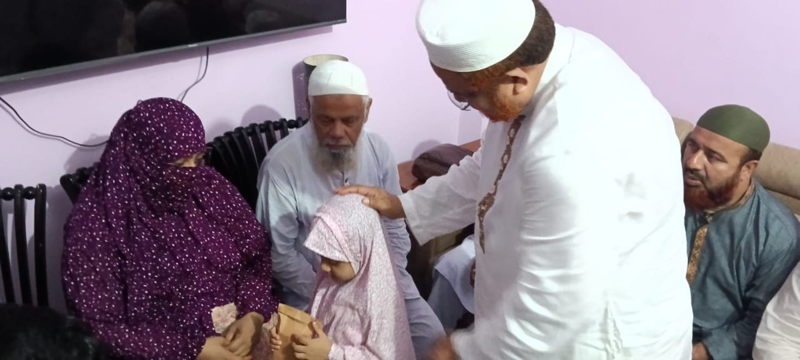 Jamaat gives 220,000 taka to family of July uprising martyr in Chuadanga