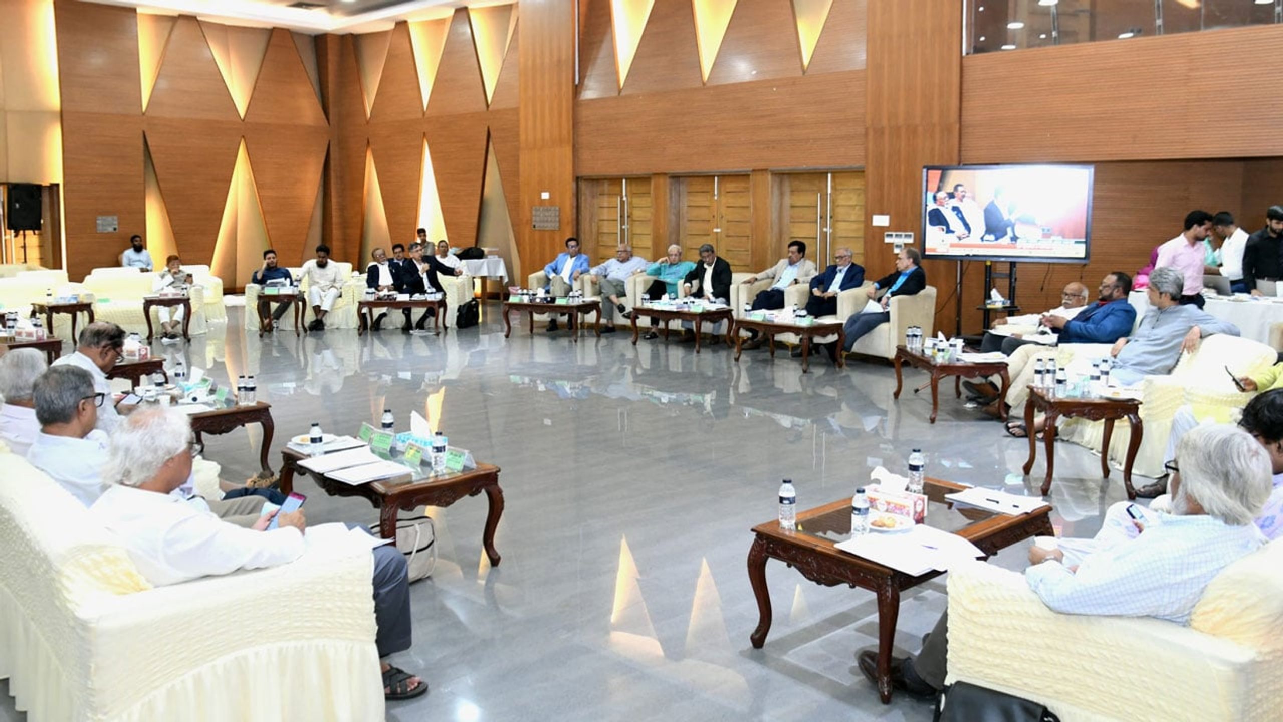 Commission proposes president directly appoint service chiefs, DGFI and NSI heads