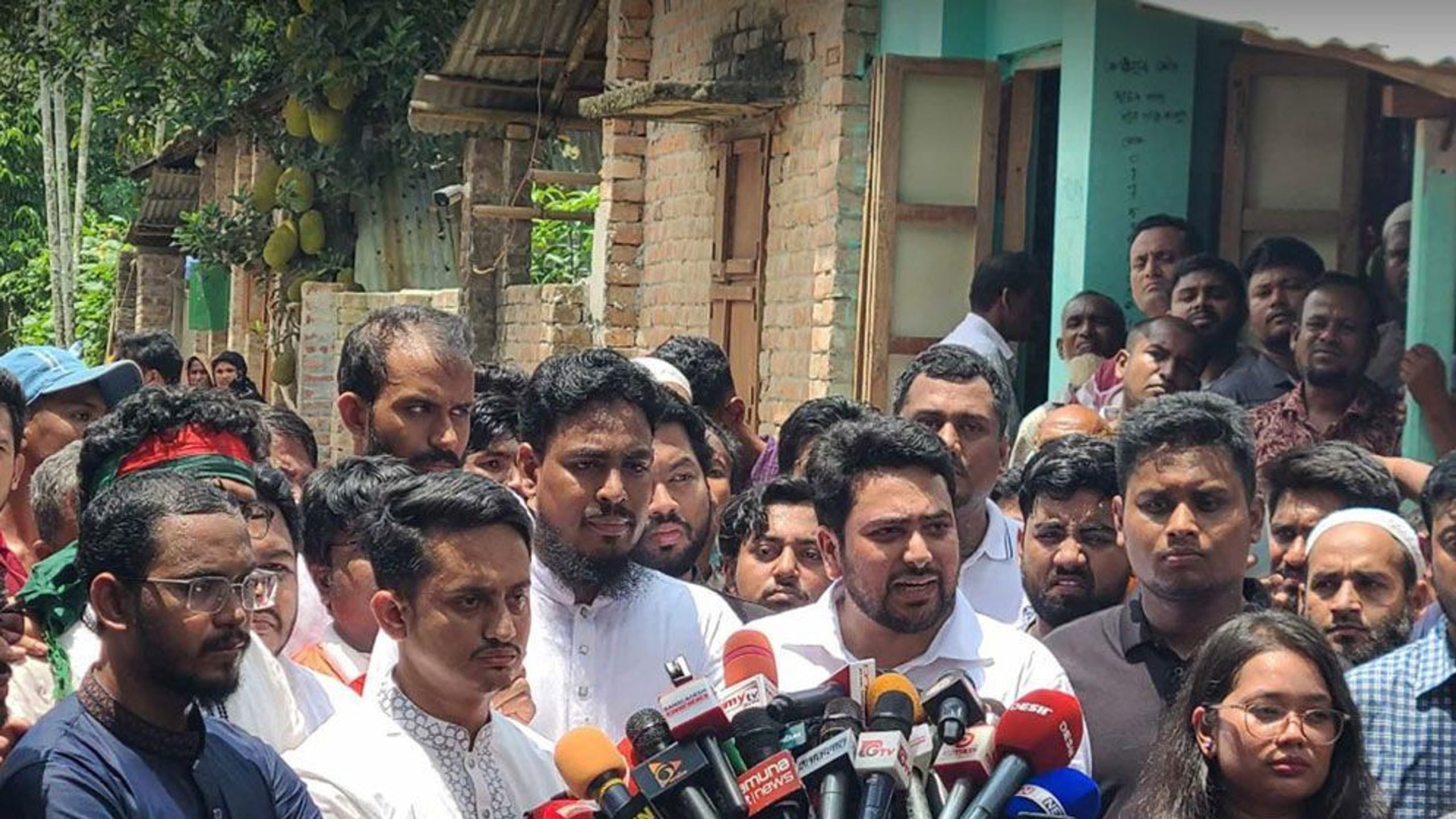 Smear campaign launched against us out of jealousy over crowds, Nahid says