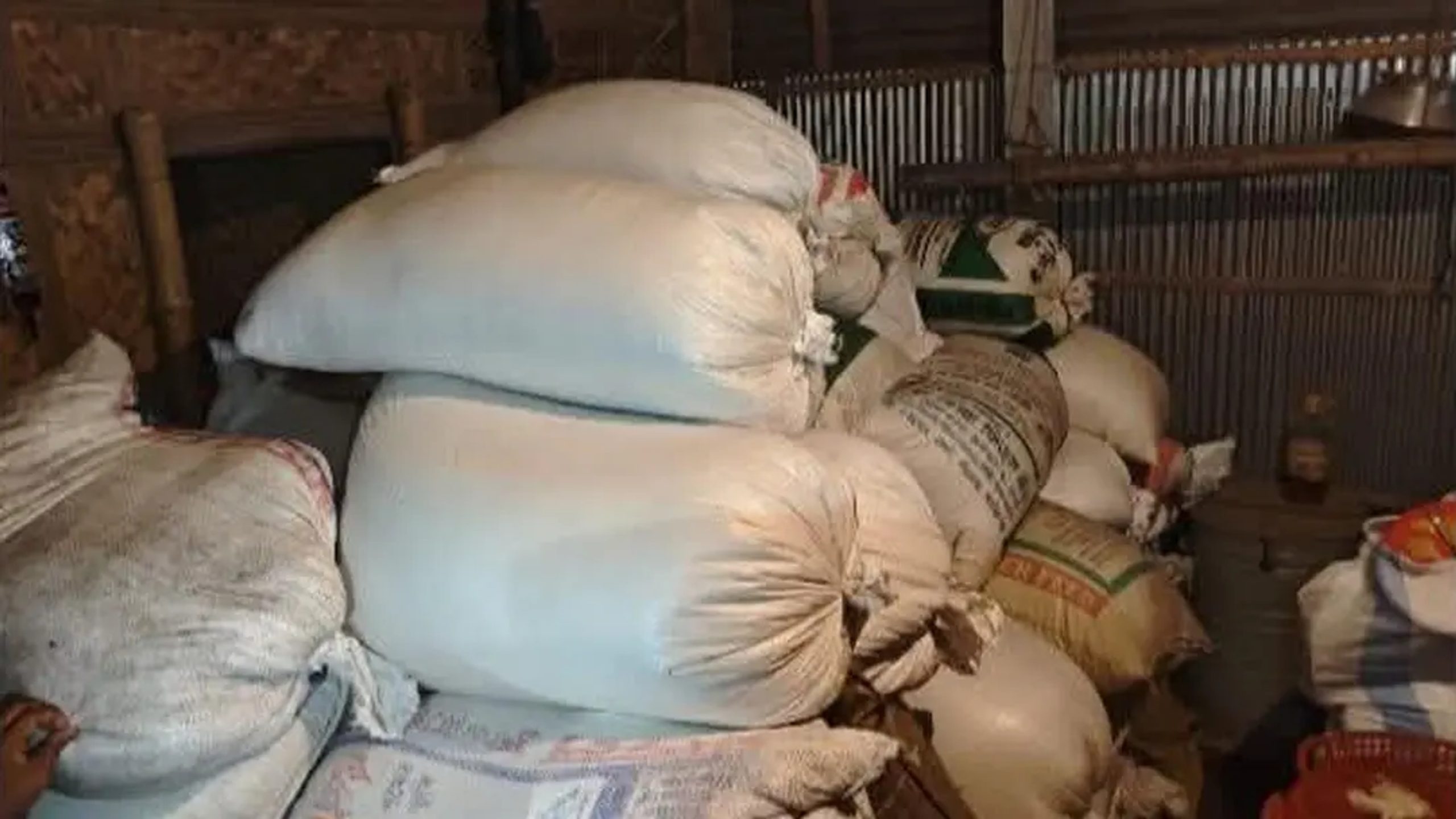 4 tonnes of hoarded VGF rice seized in Gaibandha home
