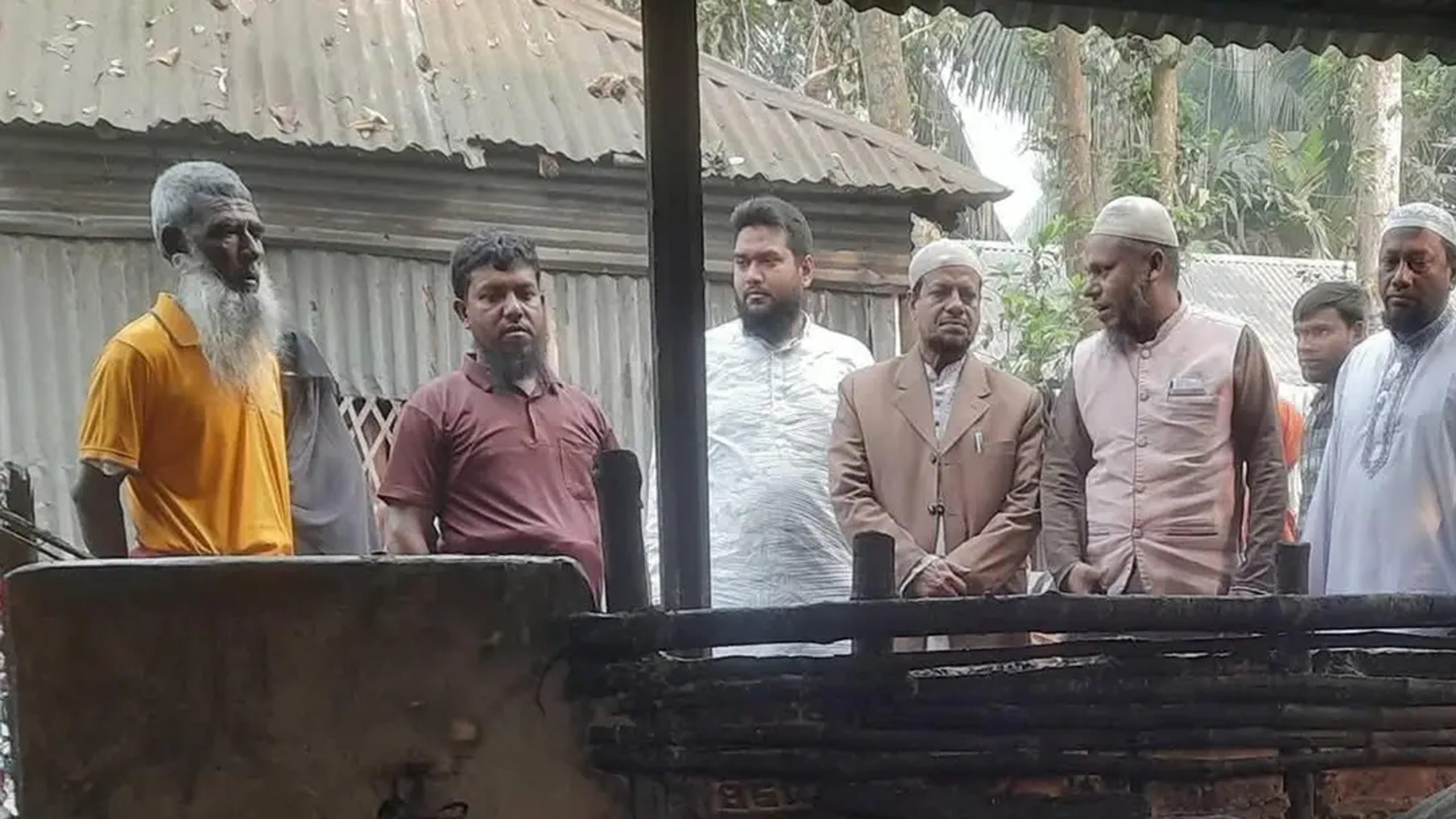 Fire kills 2 cows, destroys cattle shed in Gaibandha’s Saghata