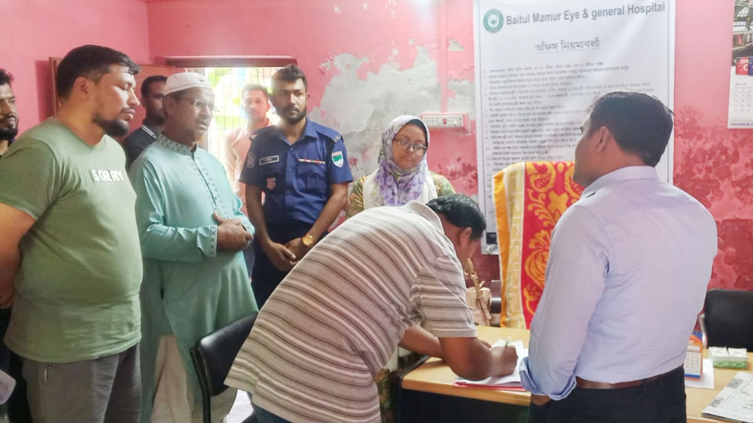 Fake eye doctor jailed in Chuadanga, clinic sealed