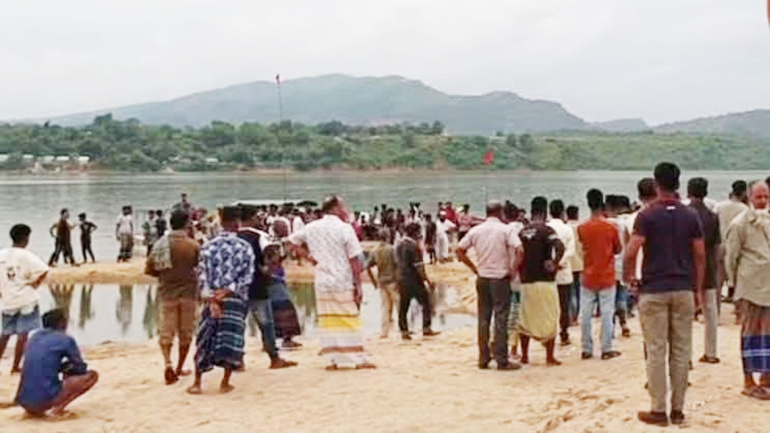 যাদুকাটা নদীতে গোসল করতে নেমে মাদরাসাছাত্র নিখোঁজ