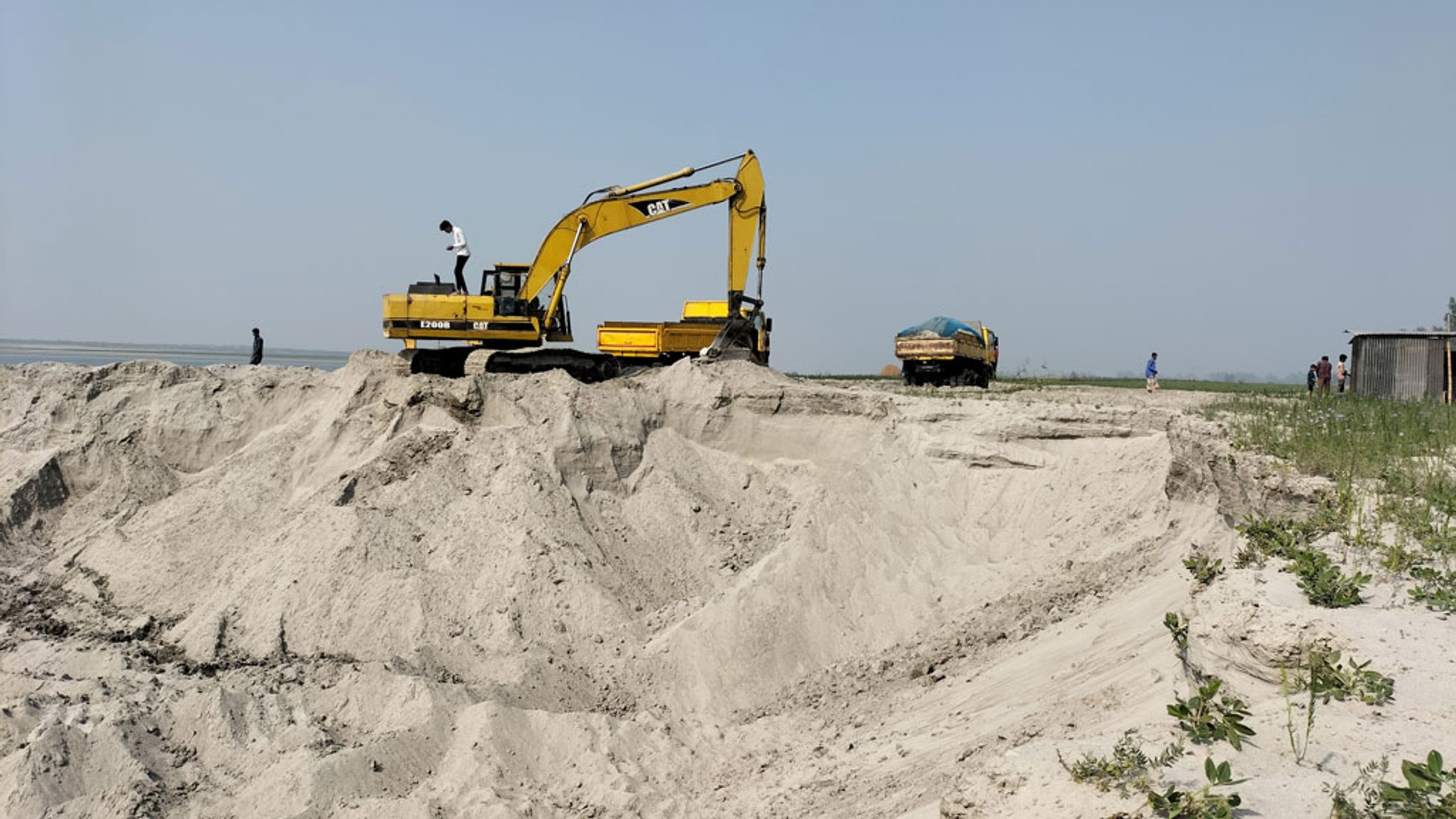 Chougachha man fined 50,000 taka for illegal sand mining