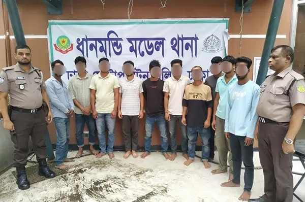 ধানমণ্ডিতে মিছিলের প্রস্তুতিকালে আওয়ামী লীগের ১০ নেতাকর্মী আটক