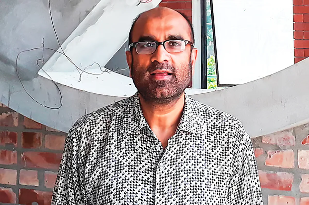 কাস্টমসের হয়রানি কমলে ব্যবসার খরচ কমবে