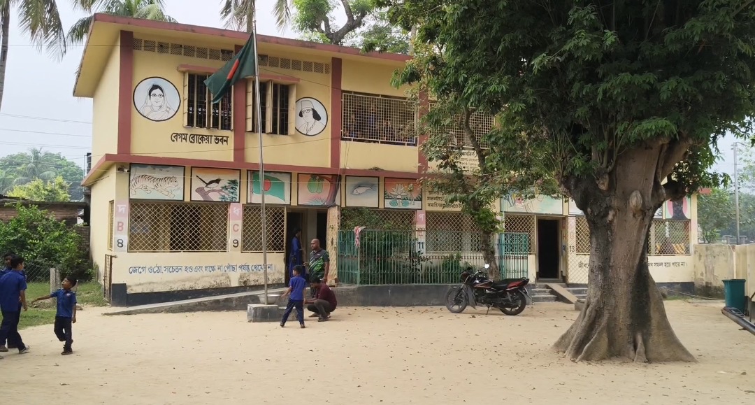 গাংনীতে শিক্ষার্থীদের পচা ডিম দেওয়ার সত্যতা পেয়েছে তদন্ত কমিটি