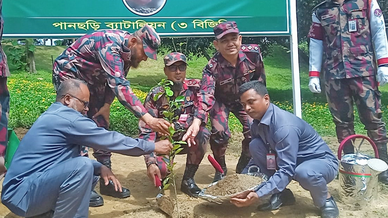 পানছড়িতে বিজিবির বৃক্ষরোপণ কর্মসূচি