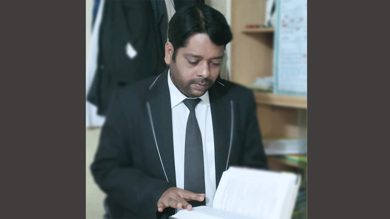 বাগেরহাটে দুর্বৃত্তদের ছুরির আঘাতে আইনজীবী নিহত