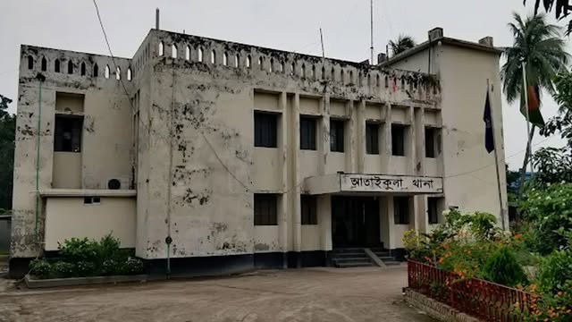 পাবনায় মাছ ধরতে গিয়ে বিদ্যুৎস্পৃষ্ট স্বামী-স্ত্রী মৃত্যু