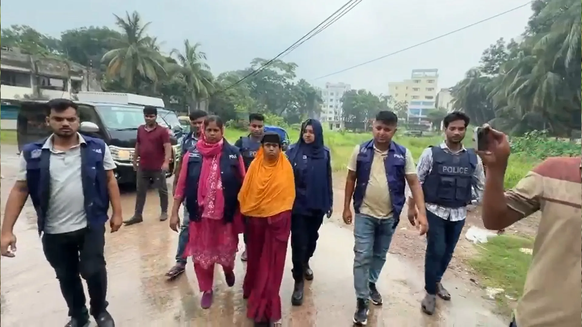 পলাতক হাসিনা কেরানীগঞ্জে গ্রেফতার