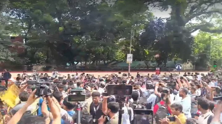 সচিবালয়ে প্রবেশের চেষ্টা শিক্ষার্থীদের, পুলিশের বাধা