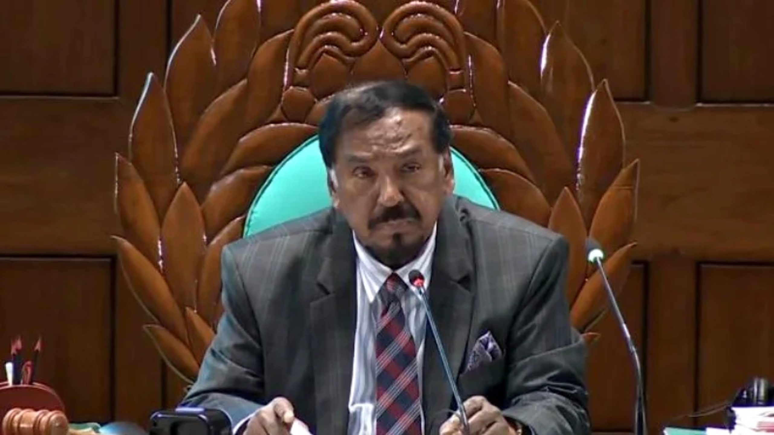 সফর সংক্ষিপ্ত করে দেশে ফিরছেন স্পিকার