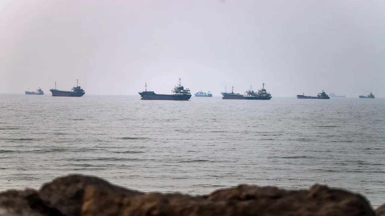 ইরানে মার্কিন বাহিনীর শক্তিশালী বিমান হামলা